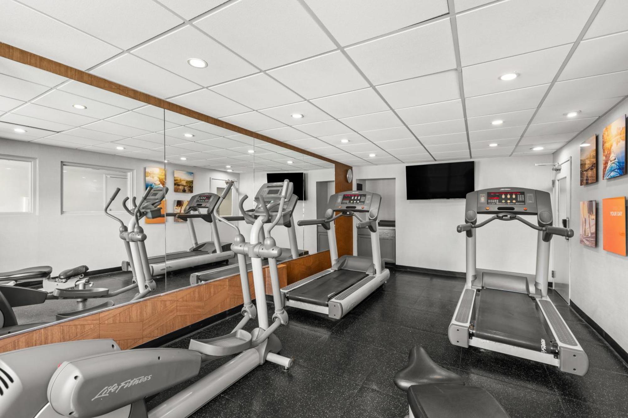Comfort Inn & Suites Rome South Bagian luar foto